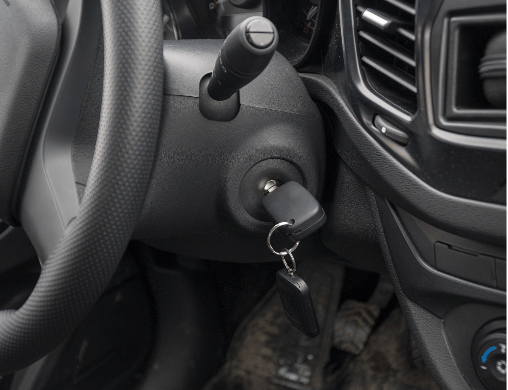 Ignition cylinder with key inserted